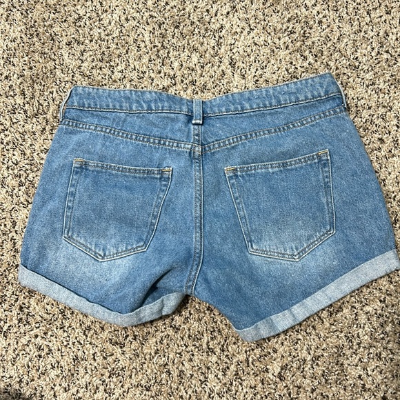 H&M jean shorts - Picture 3 of 3
